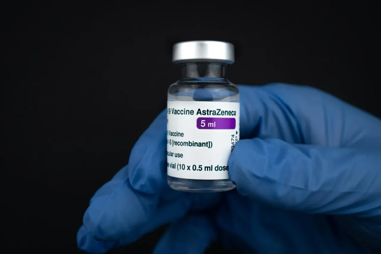 害男子腦損傷！AZ首度承認新冠疫苗「有血栓風險」遭集體求償40.8億