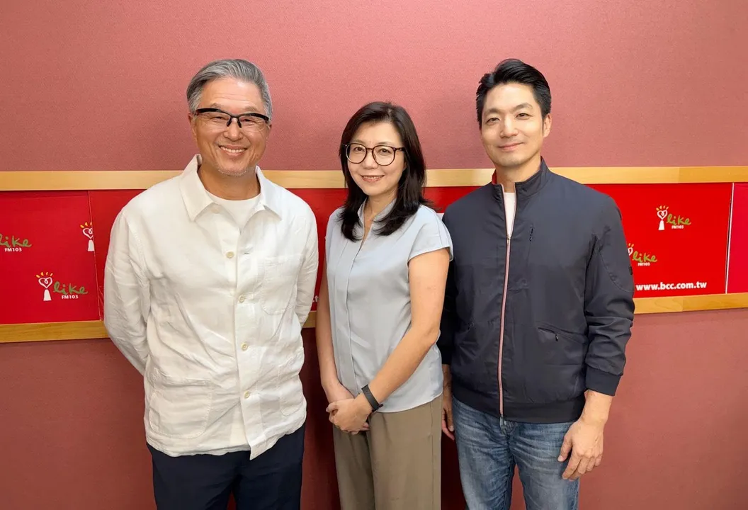 王偉忠笑虧「我忍耐很久了、請你都不來」　蔣萬安接招：今天帶老闆來了