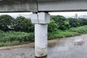 台中高鐵橋梁傳出「裂縫危機」！　公司急澄清：雨後水痕