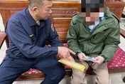 2萬遺落在醫院！台中男接警通知才知掉錢　領回向院方致謝