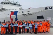寫春聯、包水餃！管碧玲邀谷立言登海巡艦提前過年