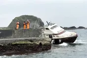 綠島載客船擱淺！約20潛水客游回碼頭無人受傷
