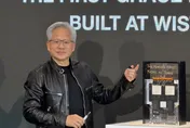 黃仁勳：台廠因智慧信任與美合作　無須拿槍指著台灣的頭！