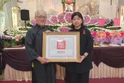 新竹花燈藝師蕭在淦辭世　文化部代表頒贈總統褒揚令