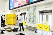 影/桃機二航廈電梯突驟停！23人悶慘不適　機場公司急搶修