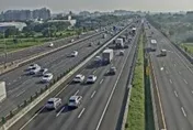 高速公路鬼切3車道！單親媽辯「急性腹瀉找廁所」　打贏官司免扣照