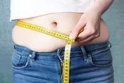 國三生脖子有“黑色棘皮”不妙！ 胖過頭竟有三高、脂肪肝