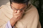 「類風濕性關節炎」的併發症是肺纖維化！竟有六分之一發生率