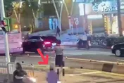 驚悚一瞬間！名醫過馬路遭車撞飛不治　女子近距離直擊嚇傻