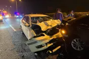 快訊／車頭全毀、1人噴飛「當場無呼吸心跳」！國1深夜恐怖車禍…4車撞成團