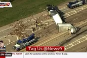 洩慾卡車橫躺公路！「滿載假根」全滑出好害羞　連線記者尬爆：我看不出那啥