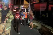 台南民宅爆炸起火！7旬翁拔延長線「碰一聲」　濃煙狂冒…撞破頭見血