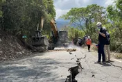 台東6.8強震／直擊！聯外道路完全搶通！六十石山近700受困民眾陸續撤離中