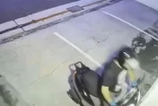 犯後變裝！北市慣竊半小時連偷6店家　騎贓車衝撞破門搜刮得手5萬元