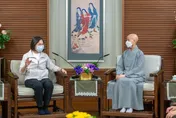 狠打臉周玉蔻！蔡英文拜會證嚴法師尊稱「上人」：感恩慈濟投入地震的救災