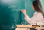 老師邊上課邊激戰！瘋狂嬌喘「越喊越嗨」　學生聽「肉彈碰碰」羞爆