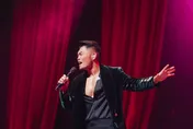 李玖哲開唱「金曲歌后驚喜現身」！他無預警淚崩：是無法言喻的幸福…