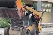 台南10歲童開「小山貓」鋪路　爸爸糟了！工務局認定違規開罰