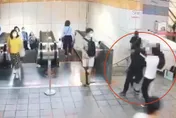醉男搭捷運亂嗆女子「看三小」　遭熱心民眾大外割壓制