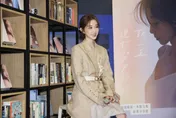 邵雨薇「私房照」藏愛的視角！驚見「意外攝中吳慷仁」　甜曝泰國約會細節