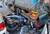 新店山區爆連環車禍　小黃追撞2機車後又撞2車　被撞女騎士竟是越級駕駛