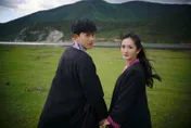 謝娜曬合照慶11週年…感慨嘆「這，就是愛」！張杰「超甜舉動」表白：一直陪著你