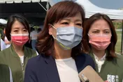 藍掛「支持沈慧虹就是支持周玉蔻」看板曝光！沈慧虹吐感受