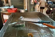 快訊/男偷機車拒捕！持汽油彈揮雙刀衝進「黃昏市場」