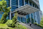 3年前踹門致學生受傷被記申誡！退休師不服上訴　判決結果出爐…
