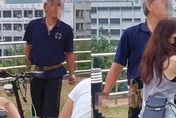 被狗叫2聲…男子暴怒亮刀怒譙飼主「畜生、豬帶大的」