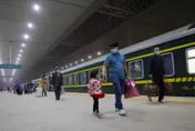 新疆封控還管就業！烏魯木齊協助滯留旅客可在地工作