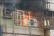 2大、1小受困火海！高雄民宅一早惡火燃燒　濃煙狂竄出鐵窗