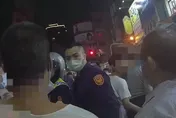 快訊/陣頭群眾大亂鬥　蘆洲遶境活動起衝突　大批警壓制帶回3人偵訊
