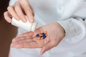 胃痛能吃消炎止痛藥嗎？食藥署：亂吃恐導致胃出血！