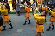 橘色惡魔藏「義肢女孩」專業跳躍吹奏　網友一看全噴淚