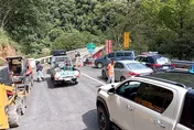 台7線路坍！遊客受困明池山莊　187人從桃園下山…物資持續上送