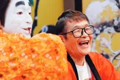 81歲仲本工事「驚傳車禍身亡」！橫跨馬路慘遭撞飛　「頭部重創濺血」昏迷2天不治