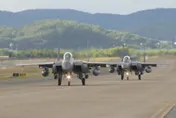 美軍F-35出插曲！戰機「墜毀基地跑道」　飛行員緊急彈射逃生