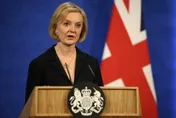 黨魁誰當?英國首相特拉斯請辭 保守黨下週選出繼任人選