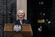 影/酸度爆表！英小報將特拉斯和萵苣相比看誰撐得久　開直播宣佈：萵苣贏了