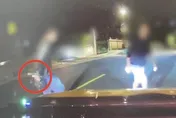 切完水果拿來支援輸贏？小黃行車糾紛亮刀　辯「不能在車上吃水果？」