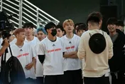 《原子》集齊8行星辦運動會！祖安才揮棒「下秒突倒地不起」網嚇壞　就醫後親曝傷況