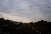 懸掛高速公路半空！他去高雄驚見「蜘蛛人」電纜上狂滑　　網嚇傻：太刺激了…