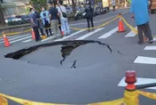 快訊/台中南屯道路突塌陷！驚見3公尺大洞…警急拉封鎖線