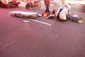騎士鬼切撞廂型車！下秒人車彈飛倒地…送醫不治