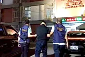 快訊/鳳山銀樓搶奪案嫌犯落網　40歲男遭逮住處搜出金項鍊