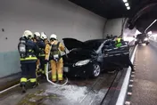 快訊/雪山隧道火燒車　火勢7分鐘撲滅　目前南下通車北上內側通車