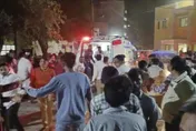 印度斷橋500人落水增至91死！事發恐怖影片曝光遊客「飛簷走壁」驚聲尖叫