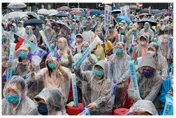 風雨無阻！黃珊珊造勢人潮太驚人　網淚崩吶喊：即將逆轉勝