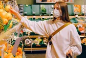 防疫竟成「口罩臉」醫：應遵循精簡護膚原則